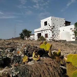 https://villa-volcnica.in-canary-islands.com