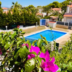 https://lovely-house-near-to-the-beach-with-pool.top-hotels-tarragona.com